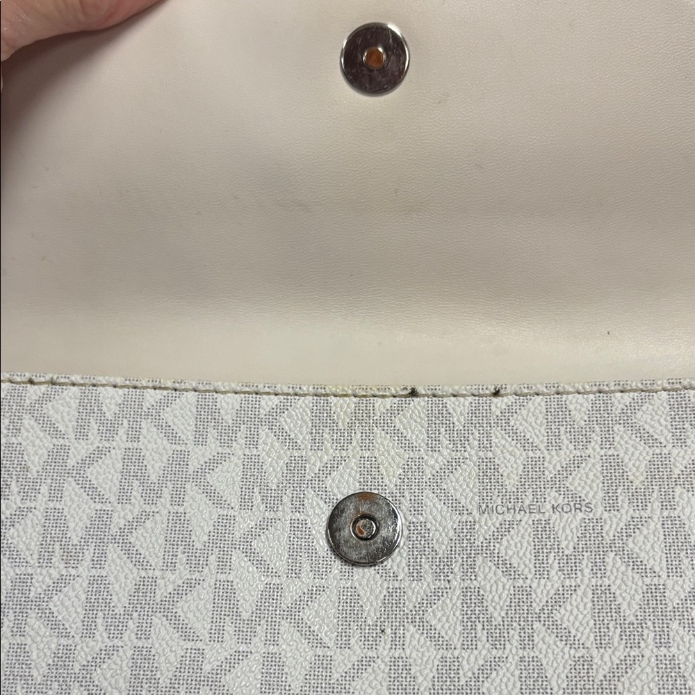Michael Kors Cream and Tan Crossbody Bag - Picture 3 of 7